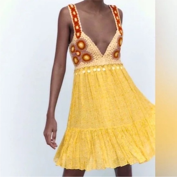 Zara limited edition crochet dress in yellow - Large - Picture 2 of 7